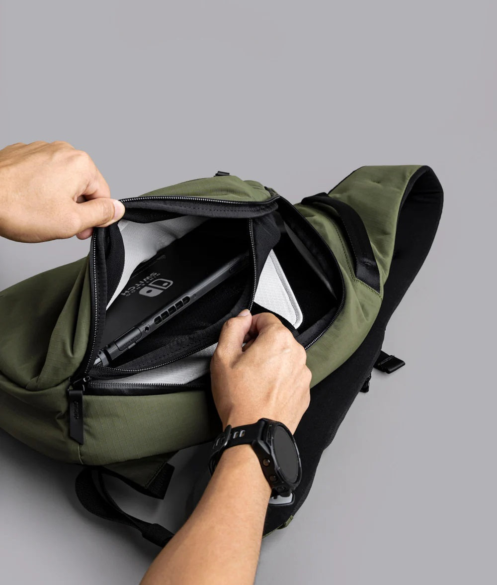 Alpaka Metro Crossbody 鈥?Left Shoulder